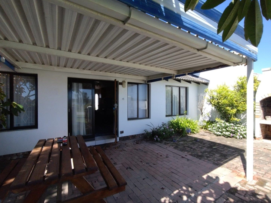 3 Bedroom Property for Sale in Paradise Beach Eastern Cape